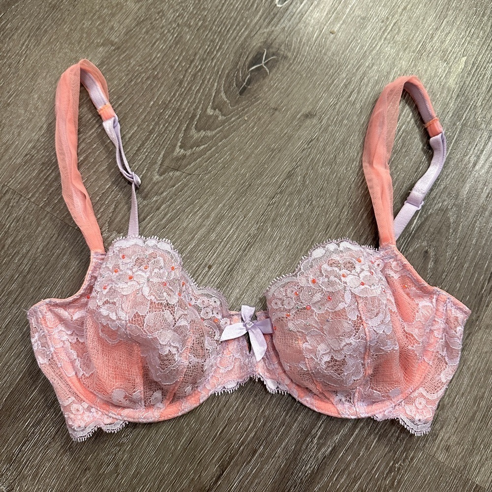 Victoria’s Secret lingerie unlined Demi bra size 32D